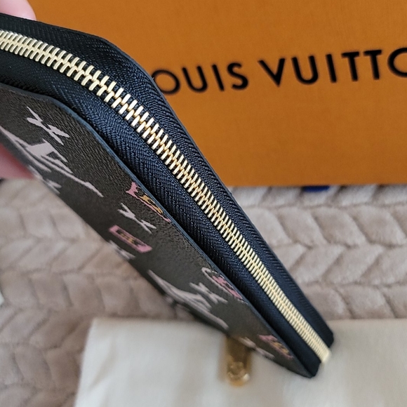 Louis Vuitton Wild at Heart Large Black Monogram Giant Flower Zippy Wallet - Picture 9 of 16